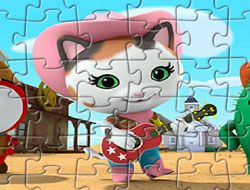 Puzzle Sheriff Callie Playing Guitar